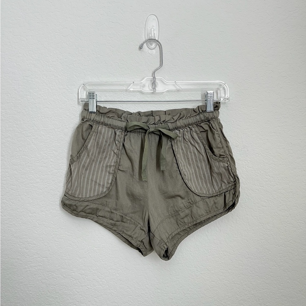 Urban Outfitters Staring at Stars olive green shorts XS